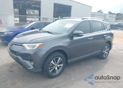 2017 Toyota Rav4 Xle z USA, uszkodzony, nr VIN JTMWFREV1HD096985